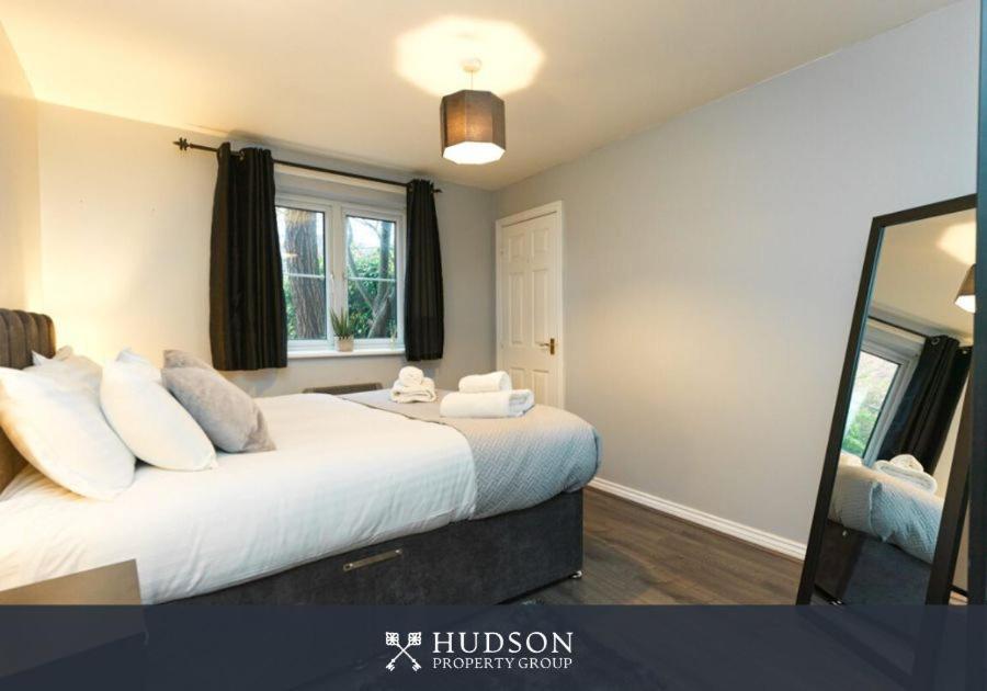 Telford 2-Bedroom Apartment Bagian luar foto